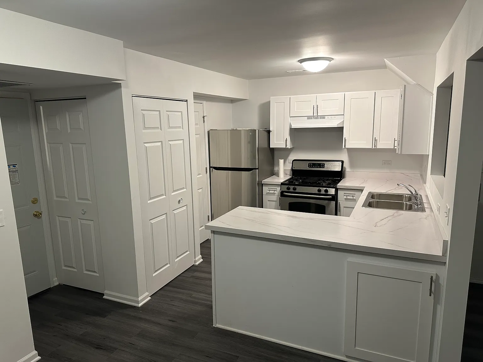 2 bed, 1.5 bath, 912 sqft, $2,295 — Photo 4