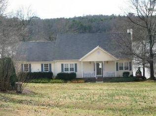 200 Pointe Dr, Cowpens, SC 29330