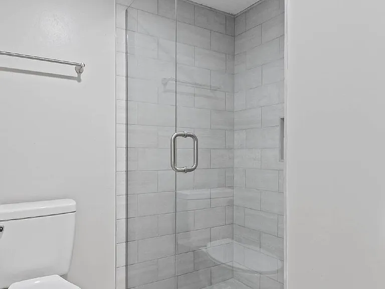 105 Ppoole St #303 — Photo 77