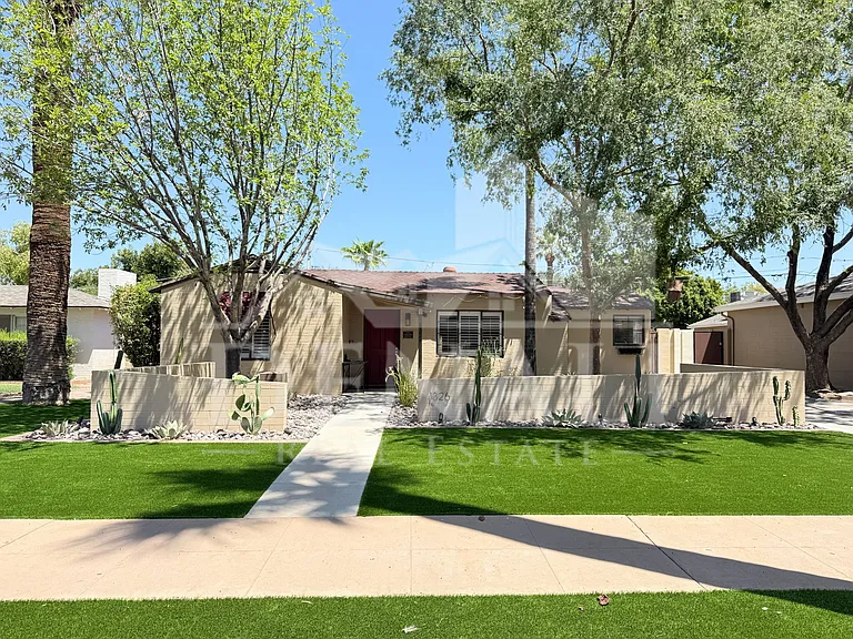 1326 W Palm Ln — Photo 1