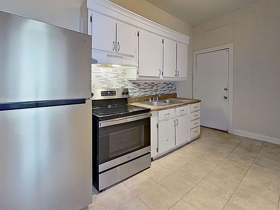 4th image of 2752 Herschel St APT 2