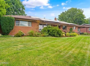 4805 Douglas Dr, Yakima, WA 98908