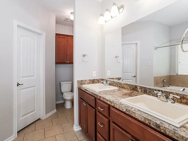 5126 Meadow Ln — Photo 11
