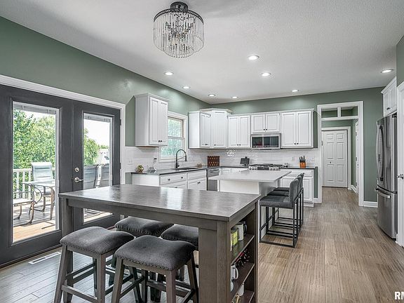 5th image of 5581 Kristi Ln