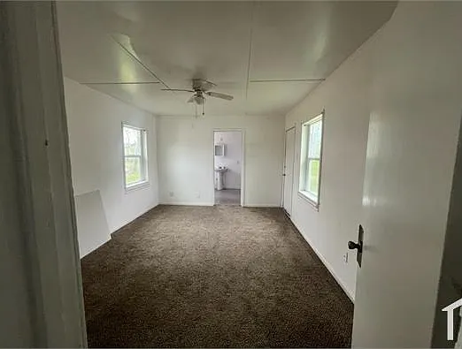 1915 Avenue B #1915 — Photo 2