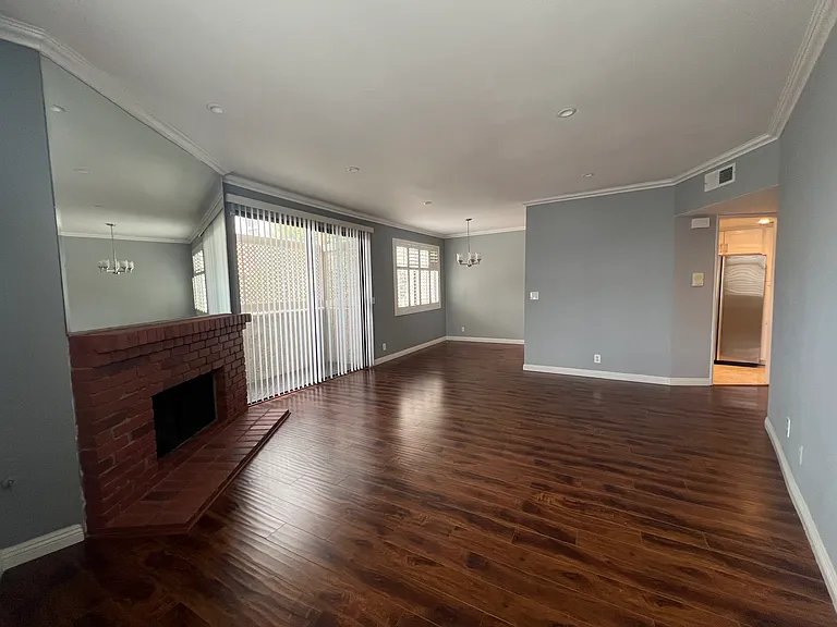 1663 Veteran Ave #105 — Photo 5