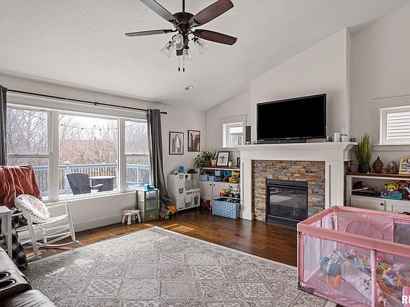 4th image of 119 Prairie Meadow Dr