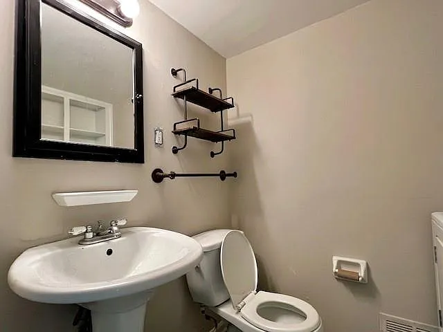 1436 Drayton Woods Dr — Photo 6