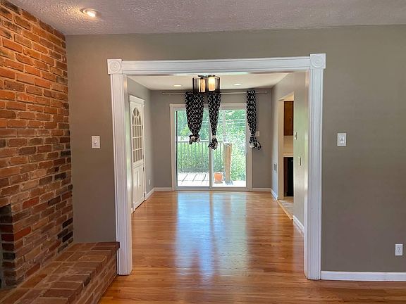 5th image of 11906 Lillian Ave