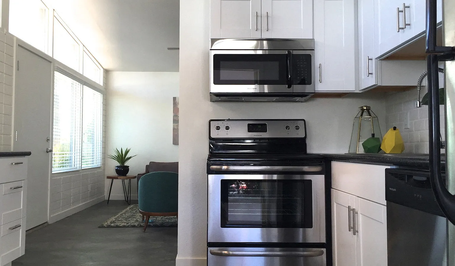 Modern Retro Living — Photo 3