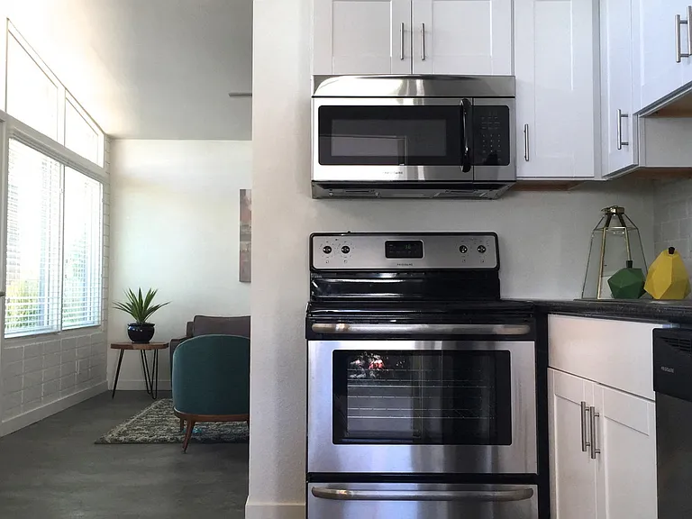 Modern Retro Living — Photo 3