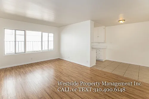 644 Westbourne Dr #2 Photo 1