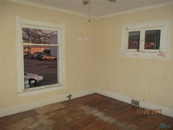 2nd image of 874 Woodsdale Ave