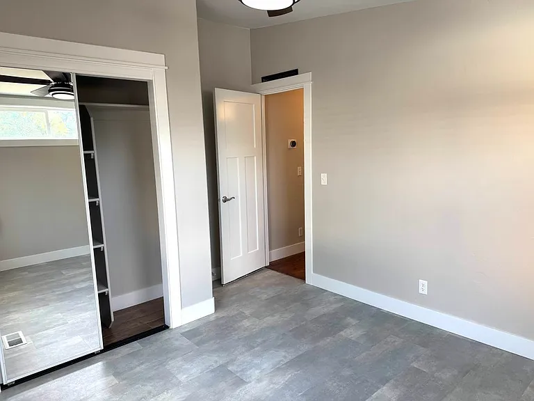 2557 E Beacon Light Rd — Photo 11