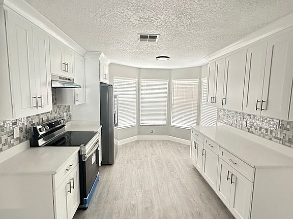 5th image of 3019 Bloomsbury Dr