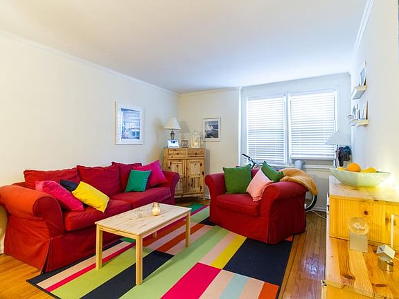 3rd image of 325 Palmer Ter APT 1B
