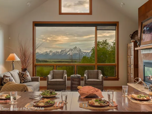 25000 N Deer Ct, Moran, WY 83013