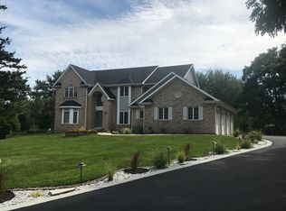 15 Chipping Campden Dr, South Barrington, IL 60010