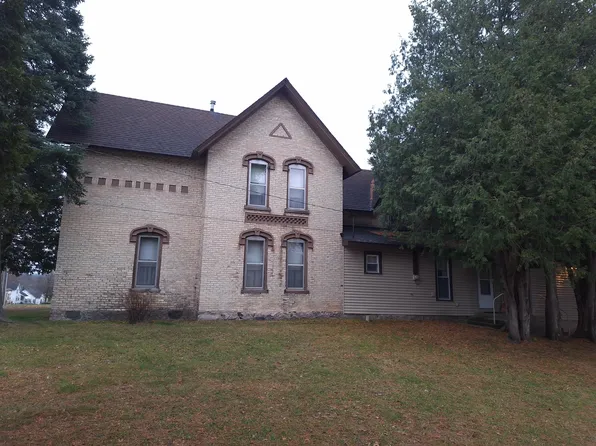 303 W Osceola Ave, Reed City, MI 49677