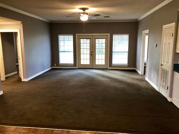 Split floor plan