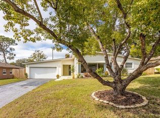 1040 Fountainhead Dr, Largo, FL 33770