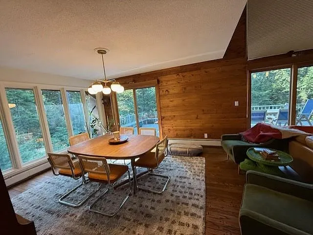 2 bed, 2.0 bath, 2430 sqft, $3,600 — Photo 3