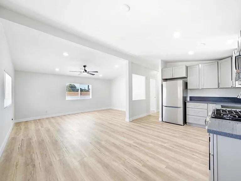 3272 K St — Photo 14