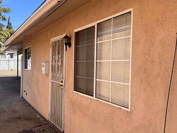 2nd image of 3115 E McKenzie Ave #104
