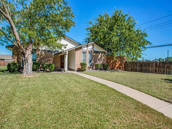 2nd image of 1401 Culberson Dr