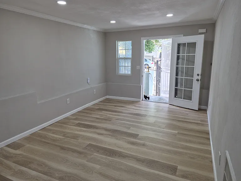 2033 E 20th St — Photo 5