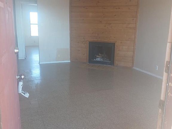 3rd image of 404 SE 6th St #A-d