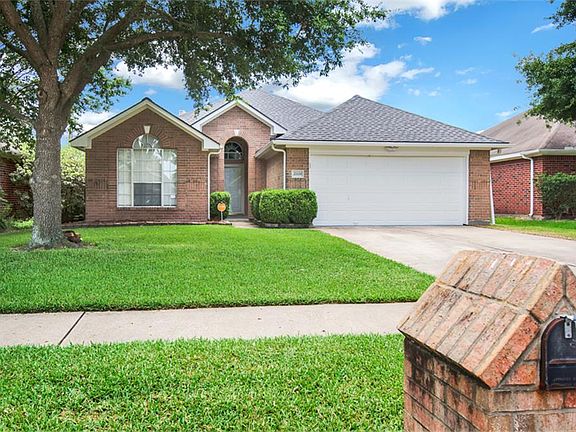 2nd image of 21119 Woodland Green Dr