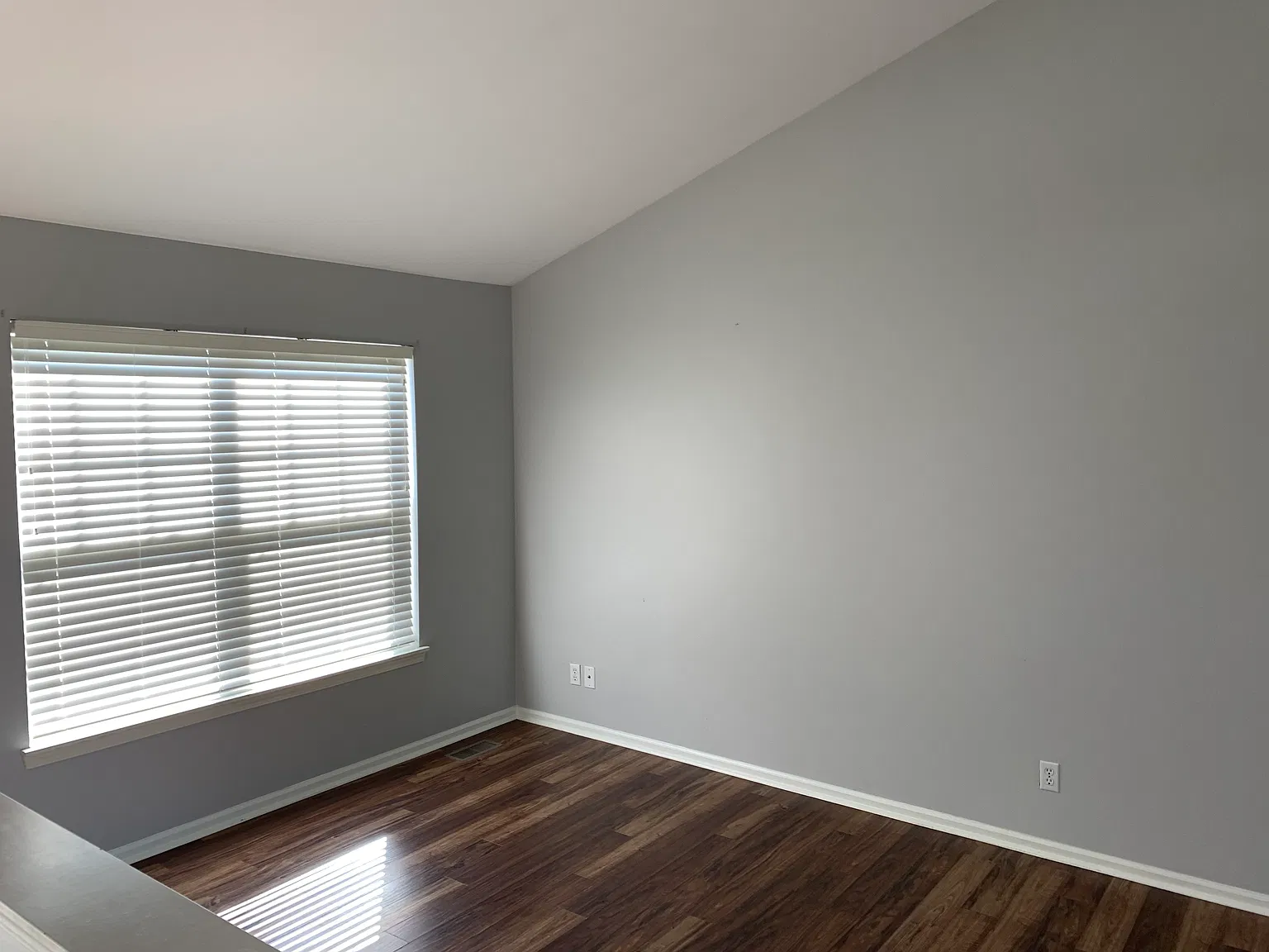 3 bed, 1345 sqft, $2,050 — Photo 3