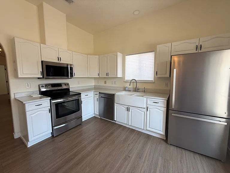 8735 Palomar Ave NE — Photo 9