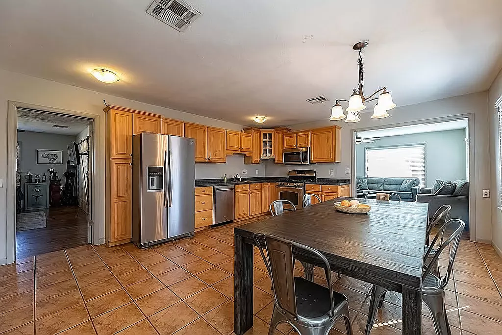 3 bed, 1507 sqft, $2,400 — Photo 4