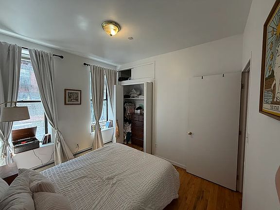 2nd image of 122 Allen St APT 4
