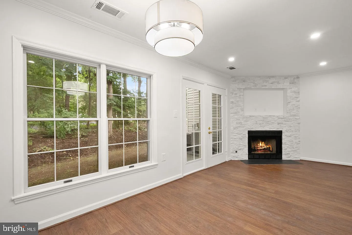 2 bed, 1.0 bath, 974 sqft, $2,800 — Photo 3