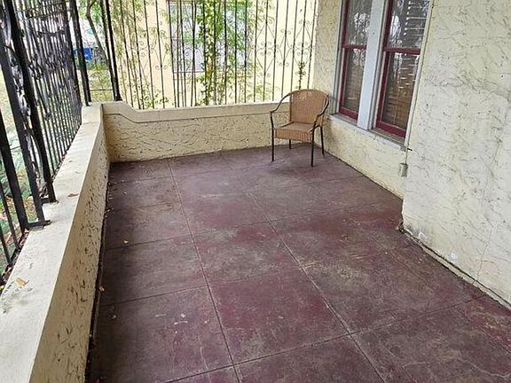 2nd image of 1643 Rosewood