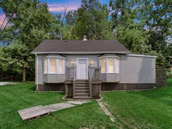 21738 W Oak Ave, Lake Villa, IL 60046