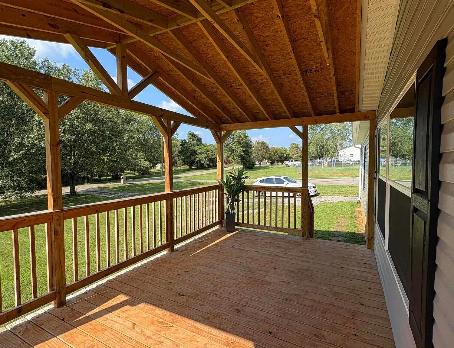 4 bed, 3.0 bath, 2001 sqft, $2,000 — Photo 3