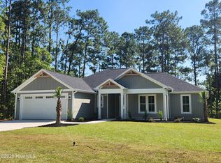 47 Pinewood Dr, Carolina Shor, NC 28467