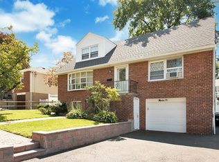 15 Leona Dr, Yonkers, NY 10710