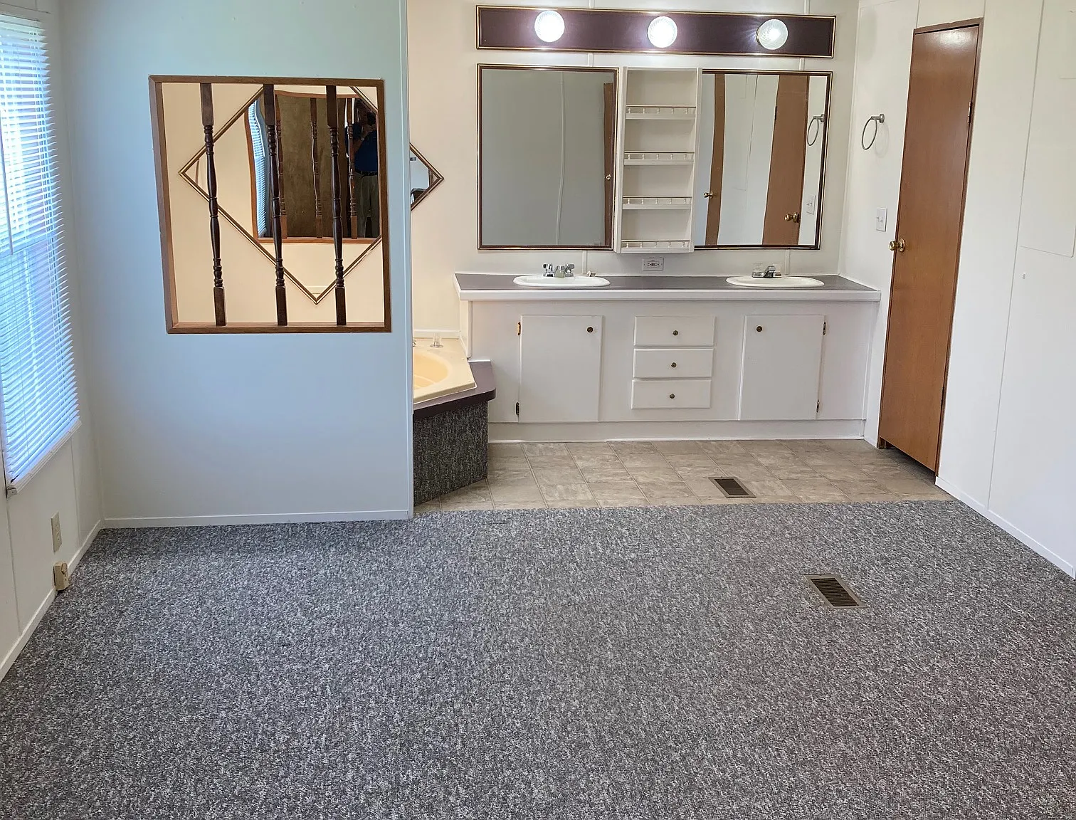 2 bed, $925 — Photo 3
