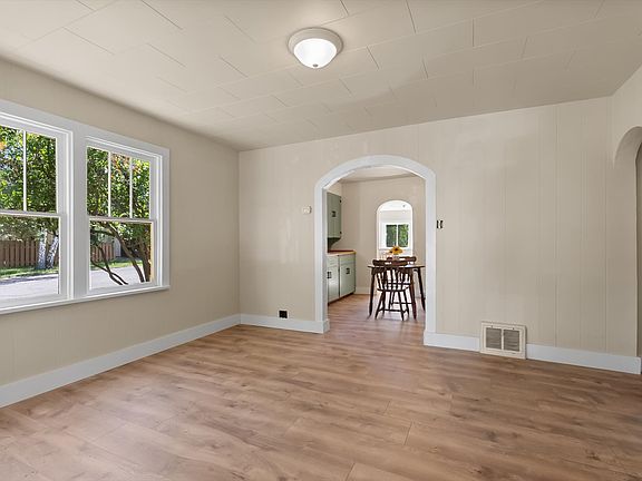 5th image of 746 7th Ave E