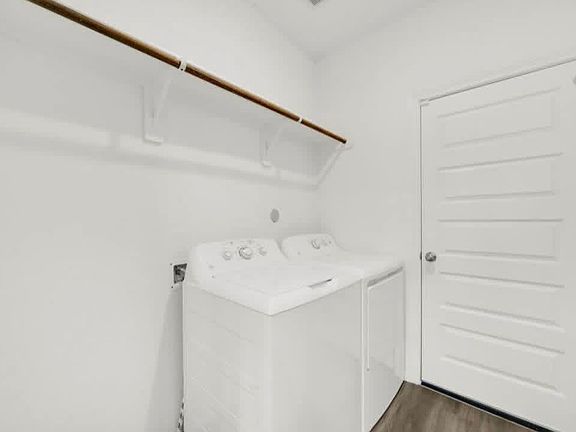 5th image of 21085 Voyage Ln