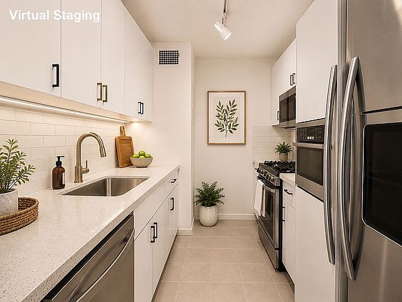 2nd image of 15038 Union Tpke APT 8M