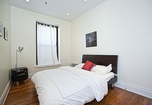 4th image of 254 Elizabeth St APT 3F