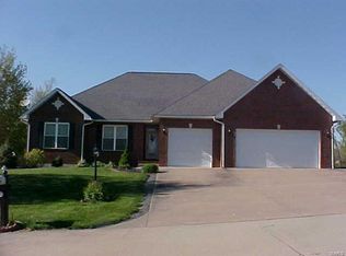 25752 Walnut Creek Dr, Dow, IL 62022