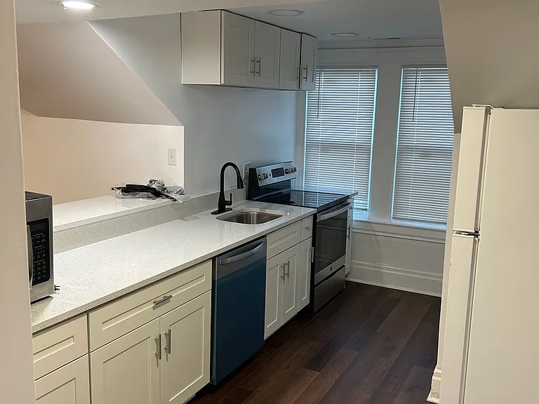 138 Highland Ave #4 — Photo 6