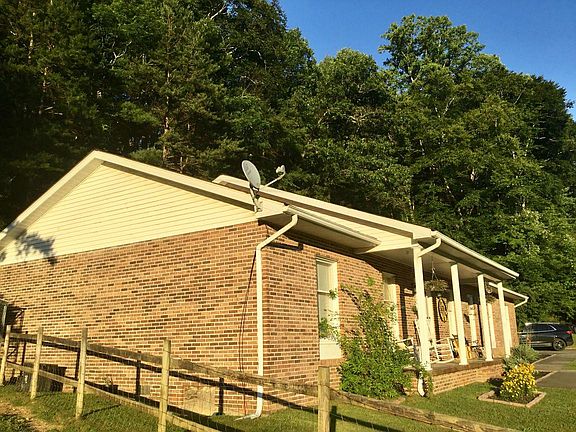 2nd image of 133 Charlie Ln